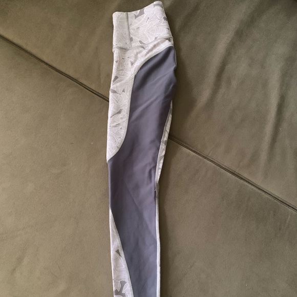 Athleta White/Gray Leggings - Picture 4 of 7